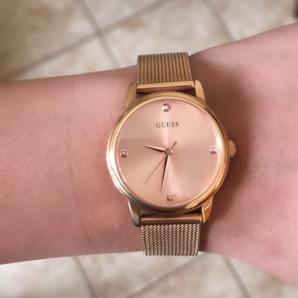 ❌WILL BE DELETING SOON❌Guess Watch - Picture 1 of 5